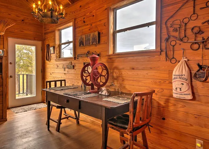 Ark Bunkhouse Fredericksburg Hideaway With Hot Tub